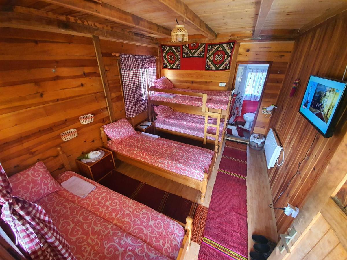 Log Cabin Uvac Nova Varos Exterior photo